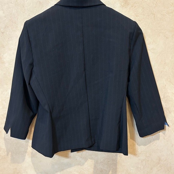 DBY vintage Women's Black Pinstripe blazer cropped - Picture 4 of 4